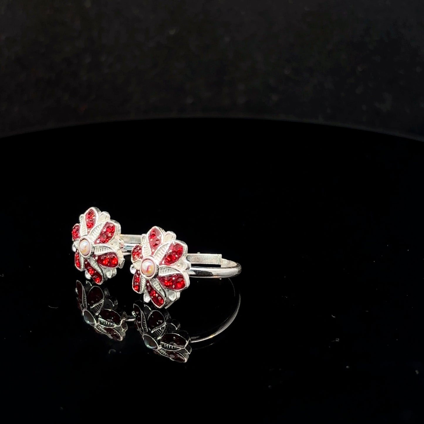 Silver Toe Ring with Multicoloured Stone & Flowered Design