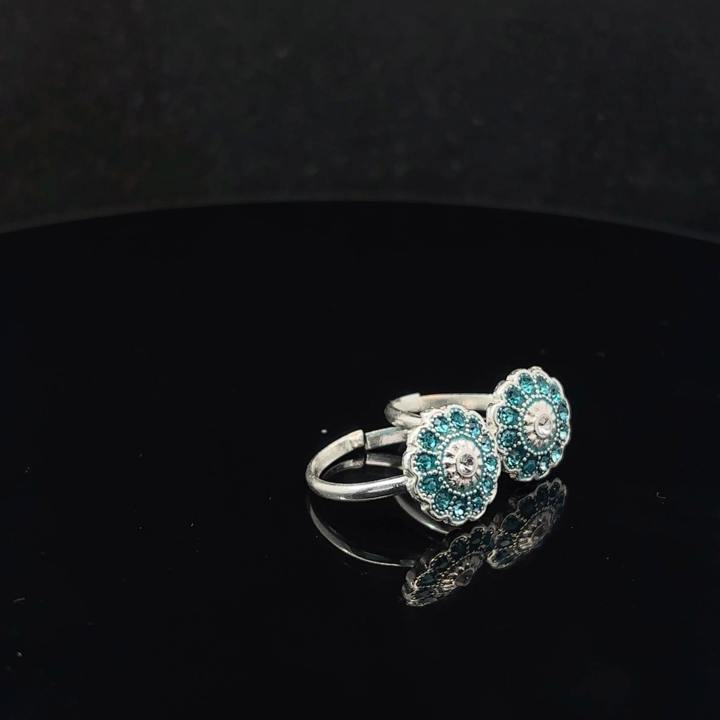 Silver Toe Ring with Blue Stone & Flowered Design